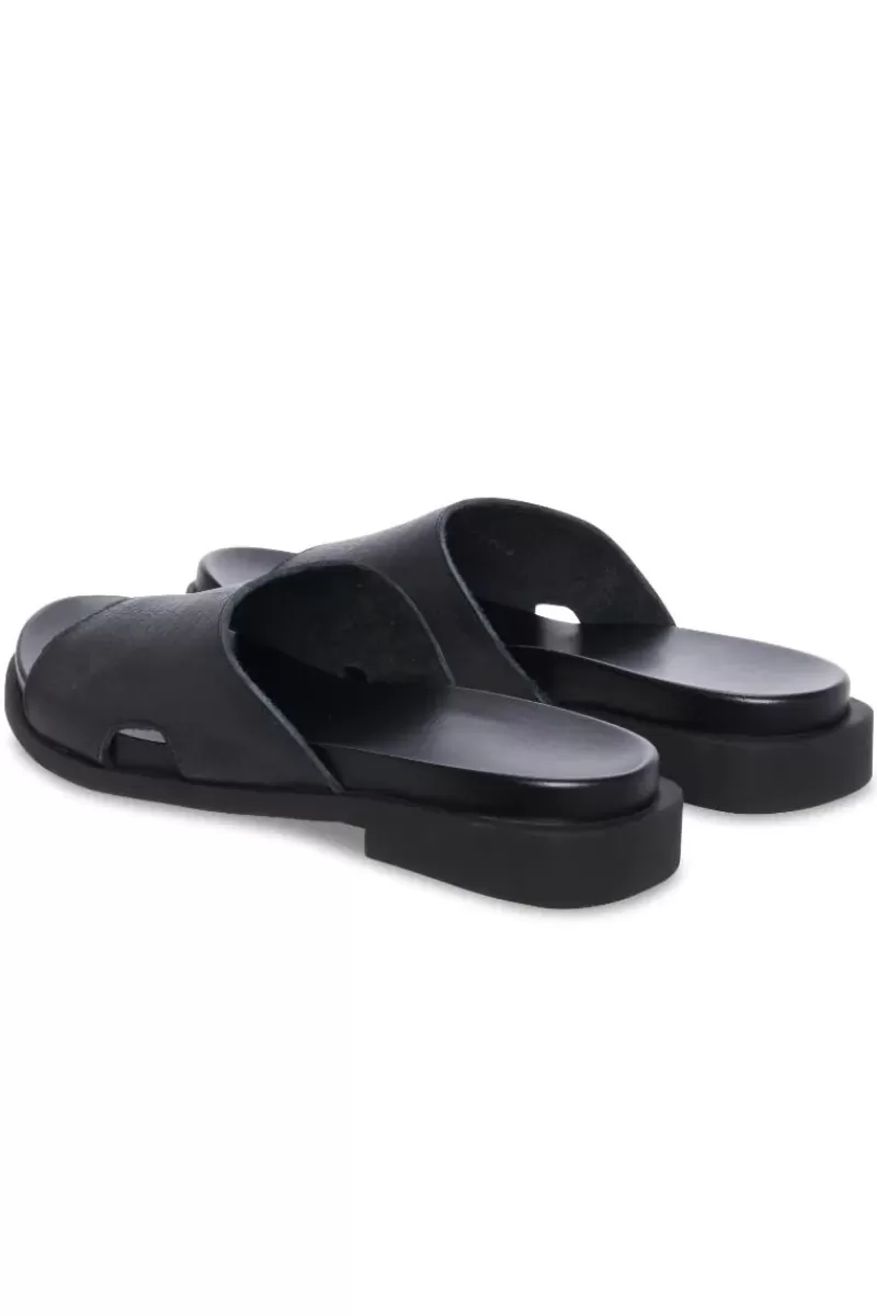 ARCHE Makuzi Sandal In Black