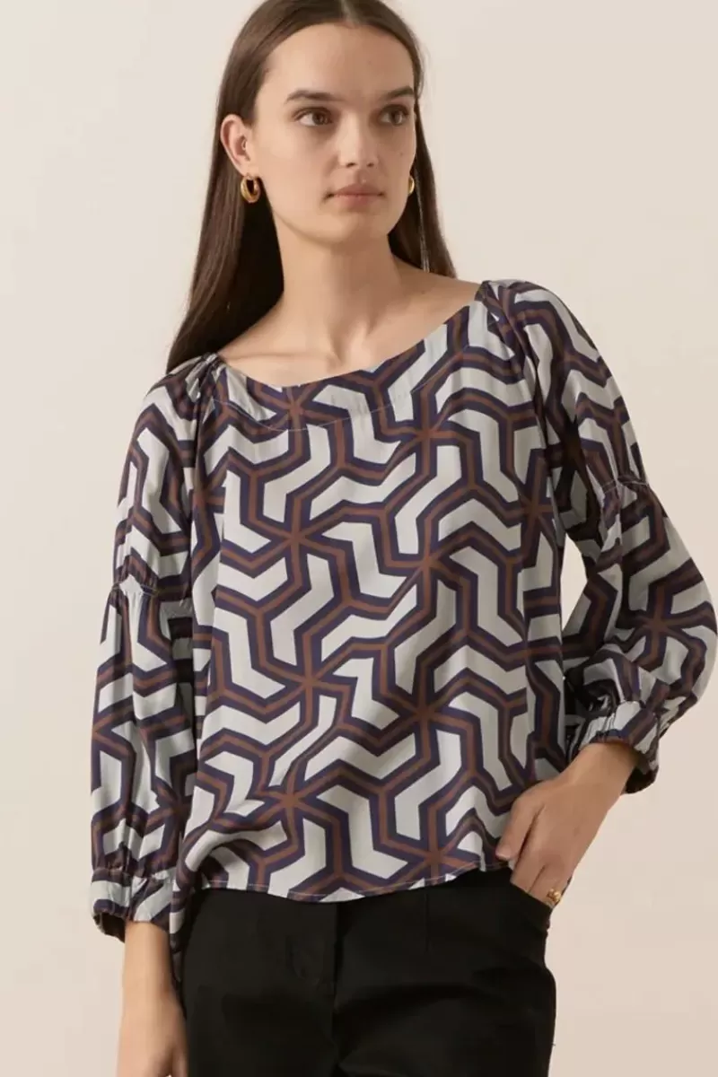 POL Kendal Geometric Top In Print