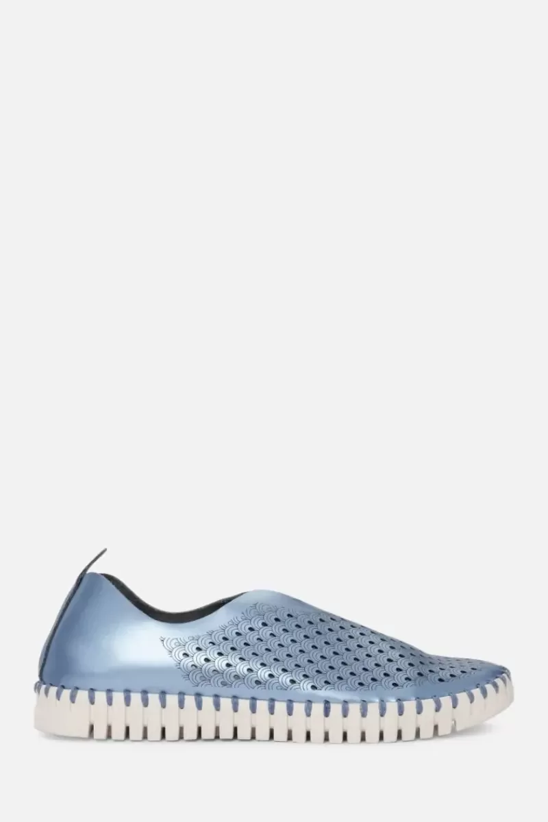 ILSE JACOBSEN Tulip Flat By In Metallic Blue